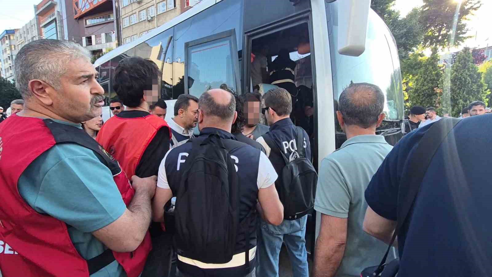 Eskişehir’de izinsiz eylem yapan gruba polis müdahale etti: 35 gözaltı