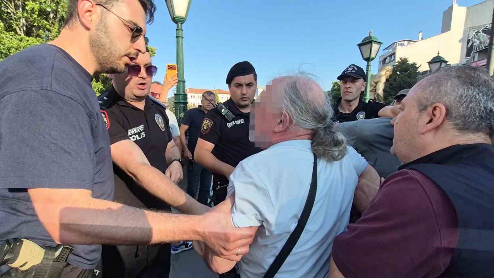 Eskişehir’de izinsiz eylem yapan gruba polis müdahale etti: 35 gözaltı