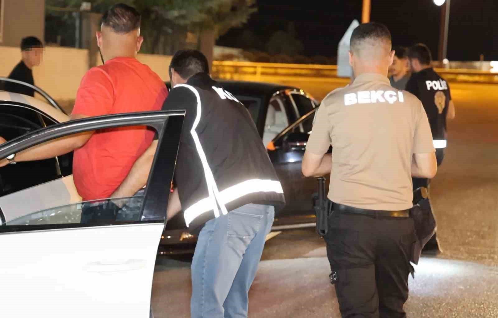 Aksaray’da "NATO Zirvesi" uygulamasında araçlar didik didik arandı