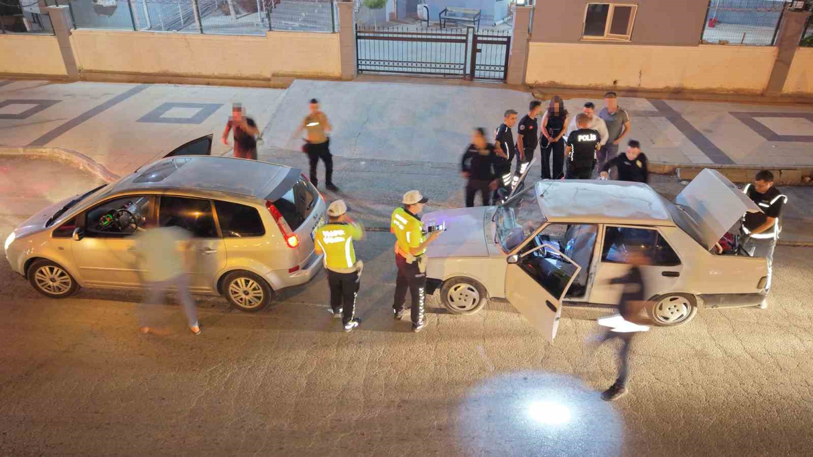 Aksaray’da "NATO Zirvesi" uygulamasında araçlar didik didik arandı