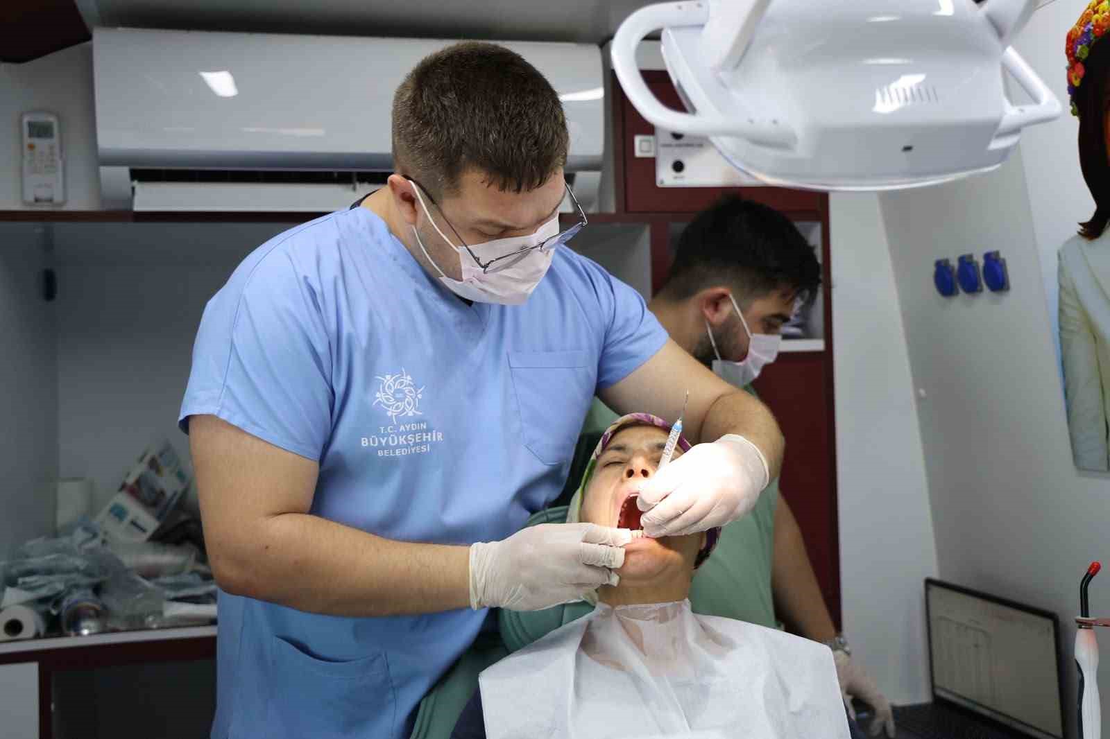 Aydın’da mobil diş klinikleri vatandaşların ayağına gidiyor