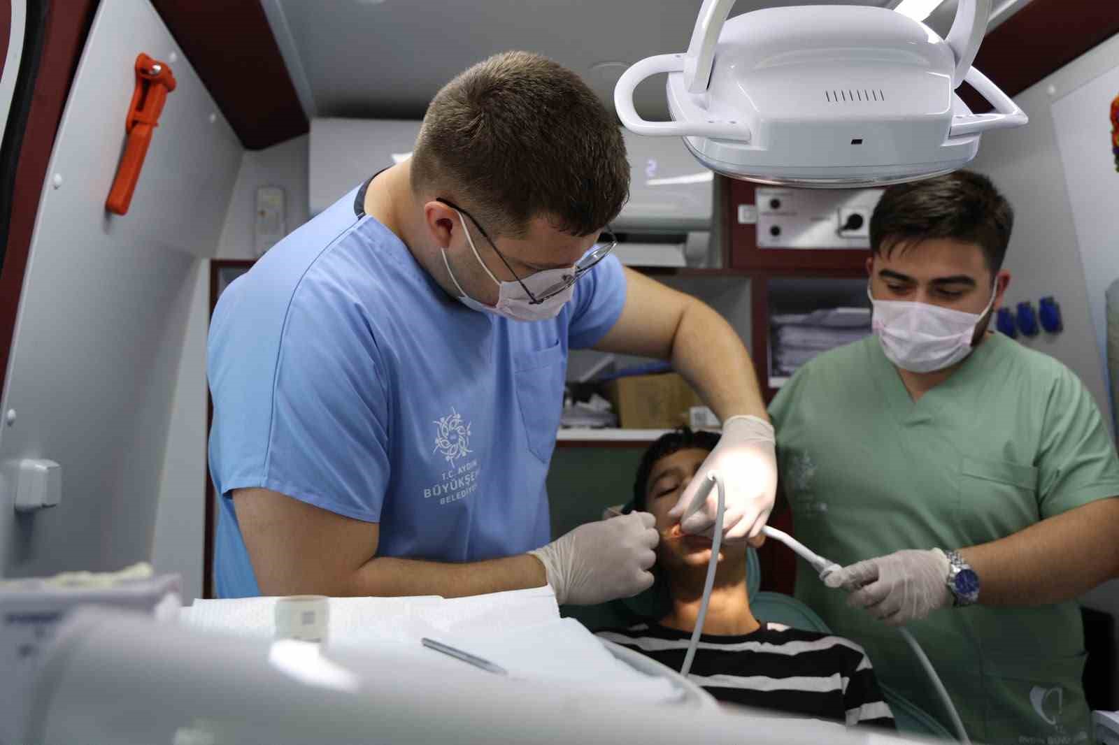 Aydın’da mobil diş klinikleri vatandaşların ayağına gidiyor