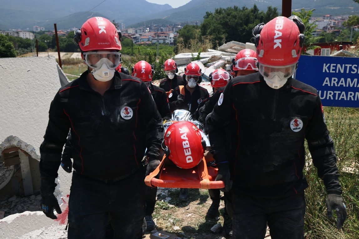 Denizli Büyükşehir’in gönüllü ekibi artık Türkiye’nin afetlerinde görev alacak