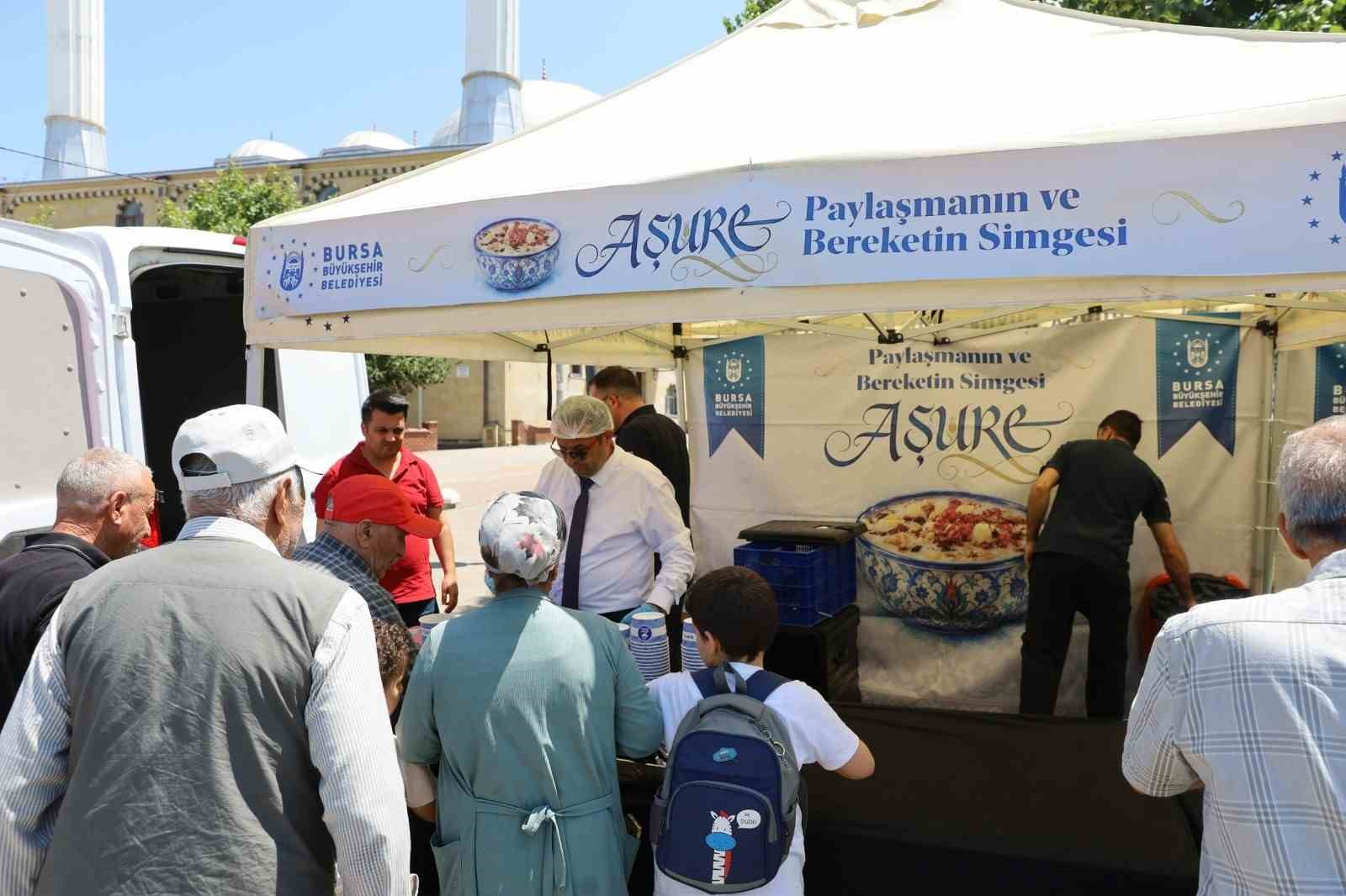 Aşure geleneği Şirinevler’de yaşatıldı