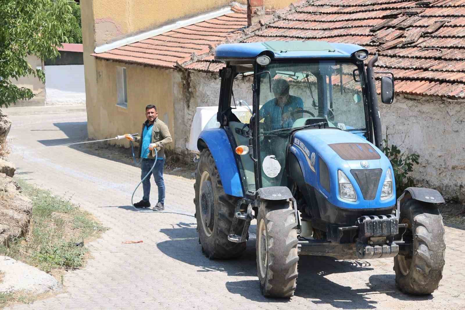 Koçarlı Belediyesi’nden Şahinciler’de çevre mesaisi