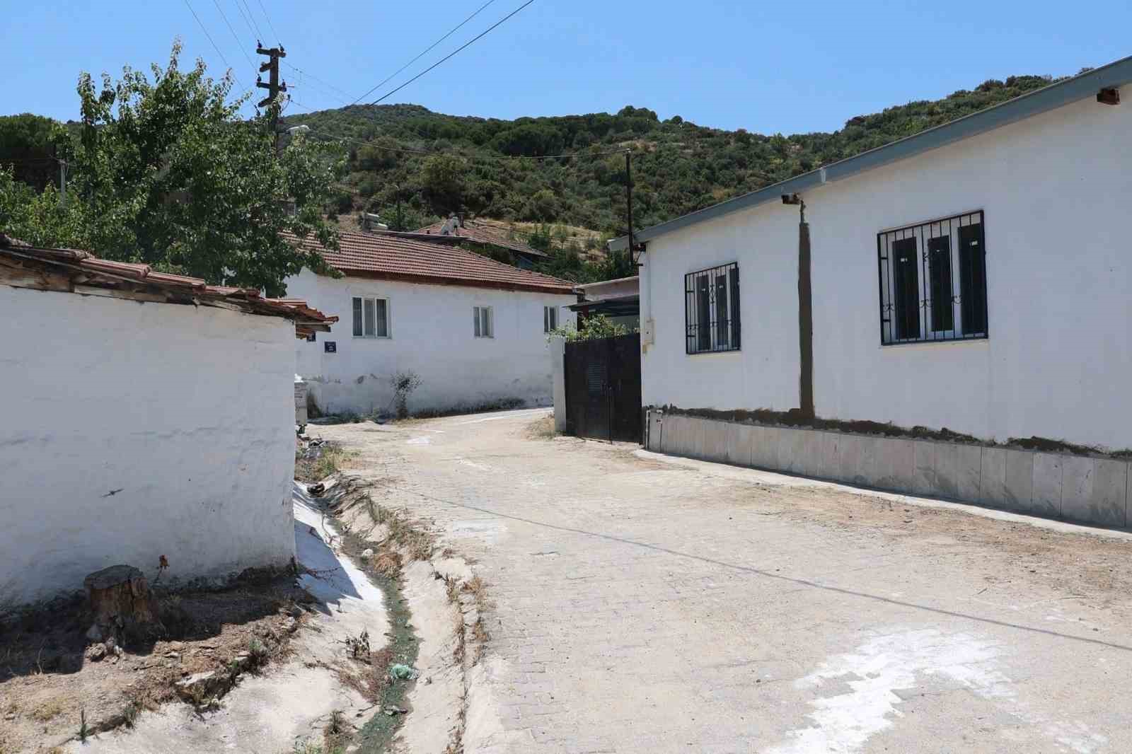Koçarlı Belediyesi’nden Şahinciler’de çevre mesaisi