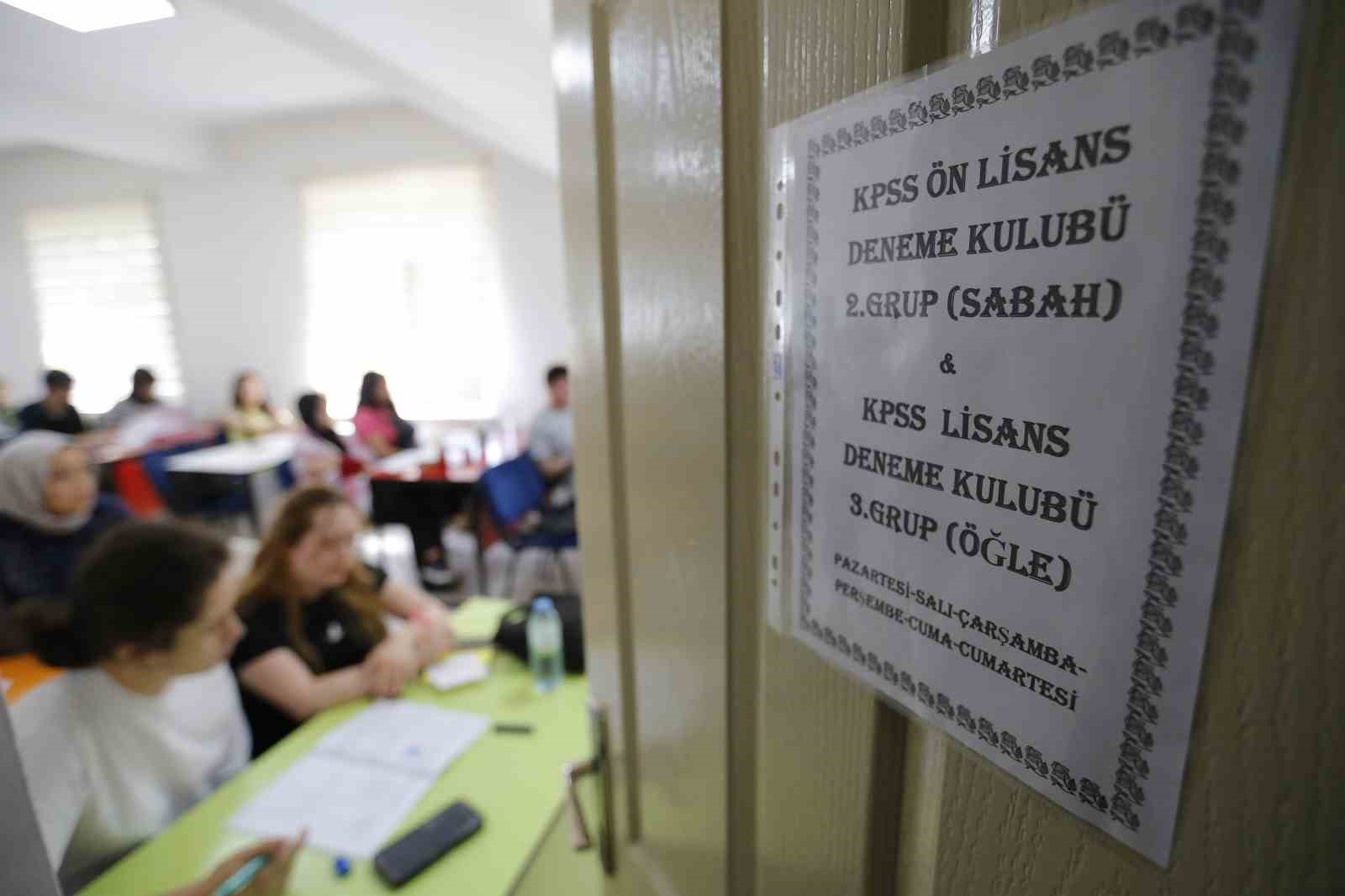 Büyükşehir KAYMEK’in KPSS kursuna ek KPSS Deneme Kulübü ile sınava tam hazırlık