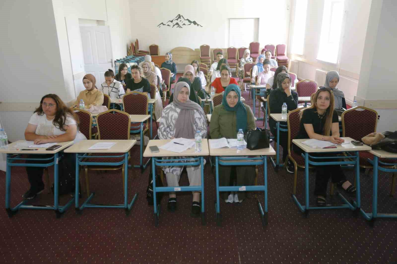 Büyükşehir KAYMEK’in KPSS kursuna ek KPSS Deneme Kulübü ile sınava tam hazırlık