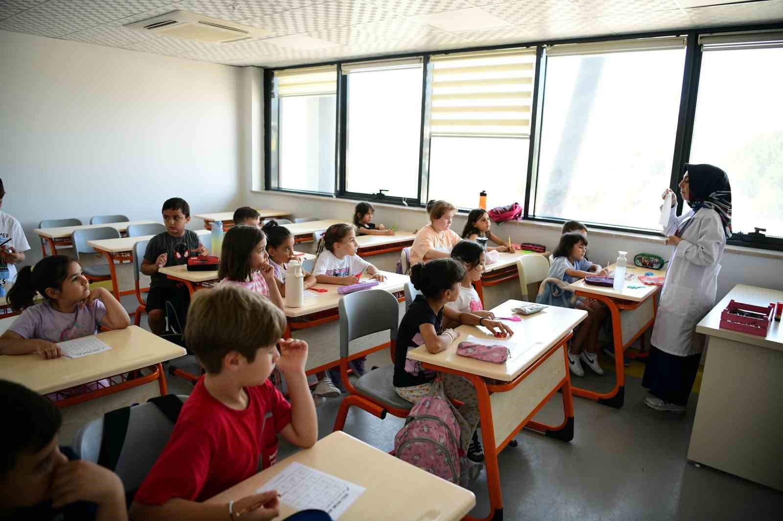Çayırova’da çocuklara yönelik yaz kursları sürüyor