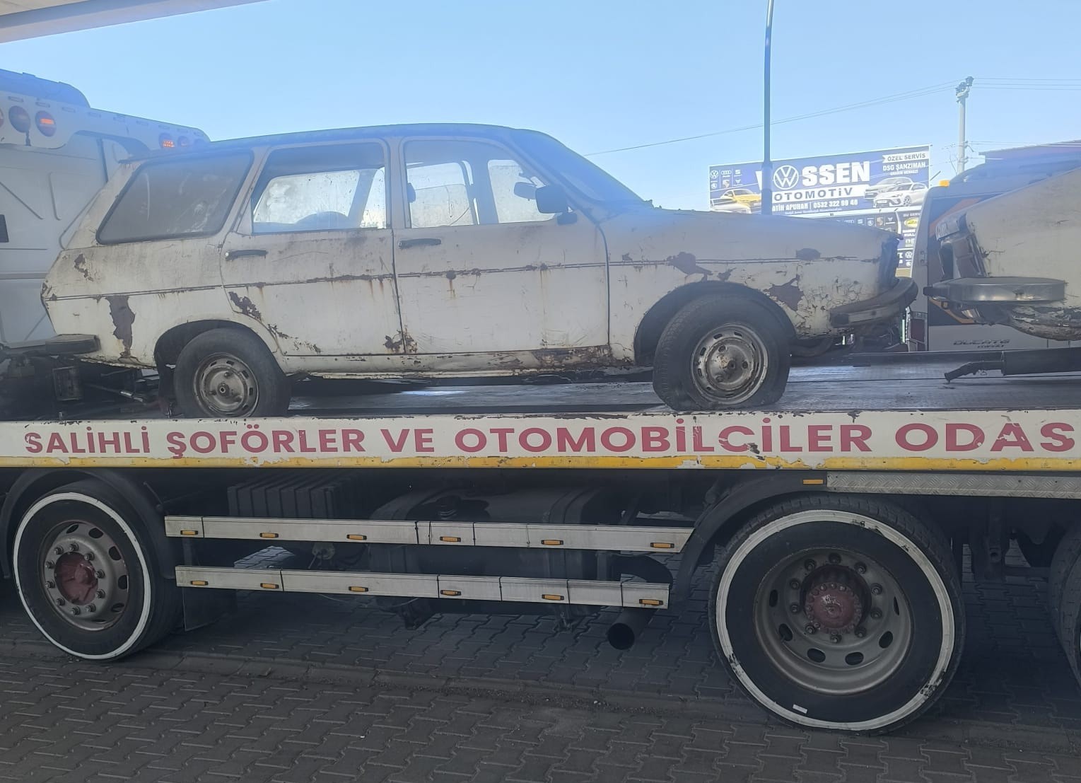 Salihli’de hurda araçlar tek tek toplanıyor