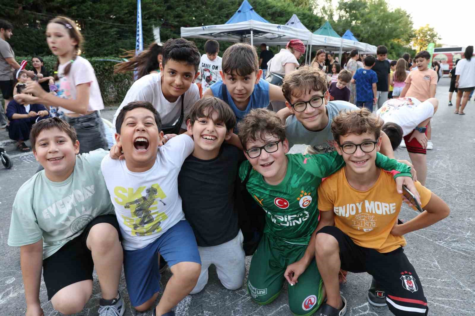 Küçükçekmece’de "3. Geleneksel sokakta oyun var" ın ilk gününe büyük ilgi