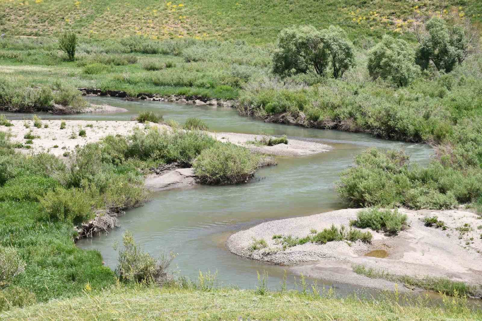 Şırnak’ta menderesler görsel şölen sundu