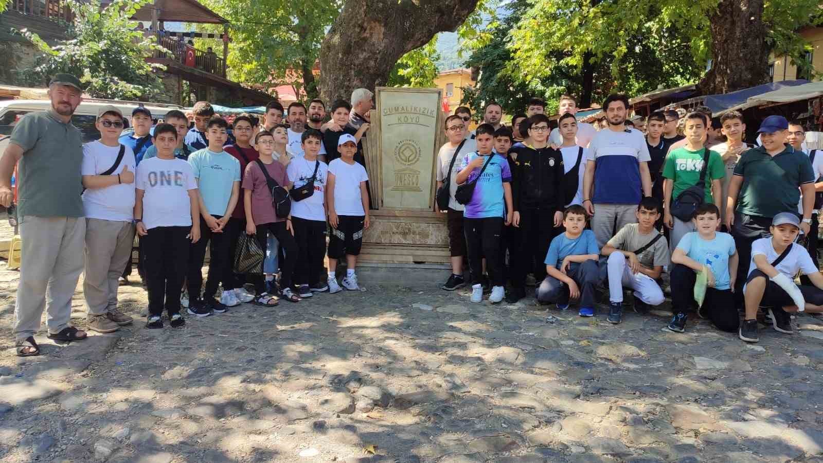 Eğitimlerini tamamlayan hafızlar ecdadın izinde tarihi yolculuk yaptı