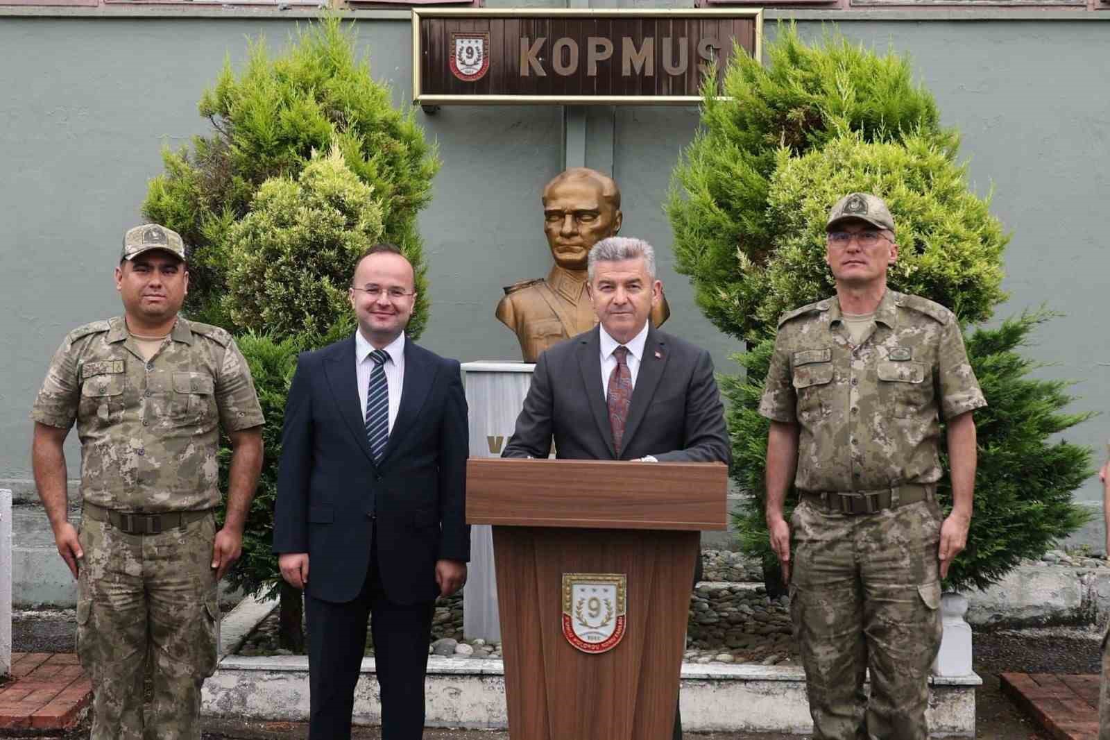 Artvin Valisi Ergün’den Gürcistan sınır karakollarında denetim
