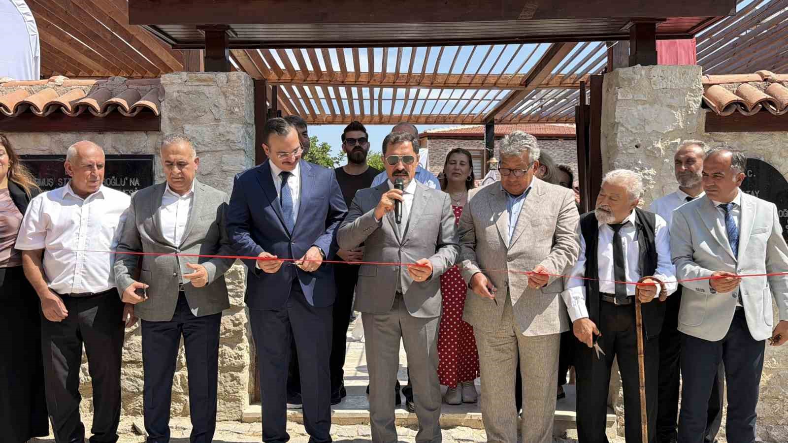 Kentin ilk zeytinyağı fabrikası olan tarihi yapı, depremde aldığı hasarların onarılmasıyla yeniden müze olarak açıldı