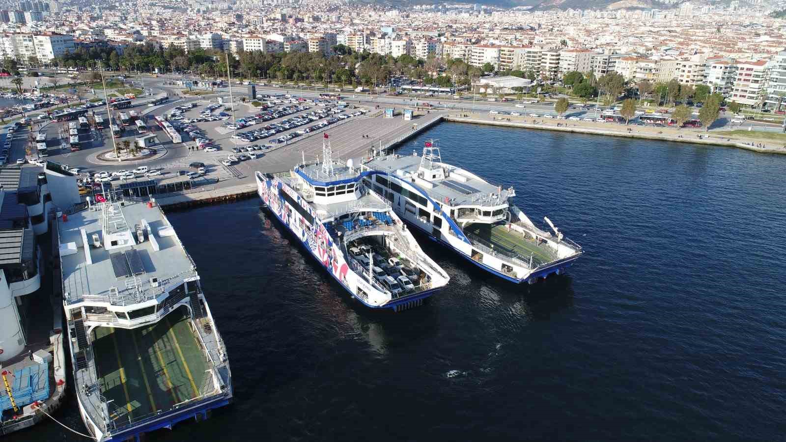 İZDENİZ’in ek seferleriyle 20 bin araç trafiğe çıkmadı