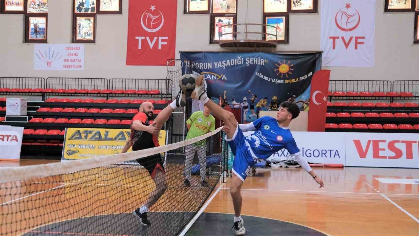 Alanya’da geleneksel futnet ayak tenisi turnuvası başlıyor