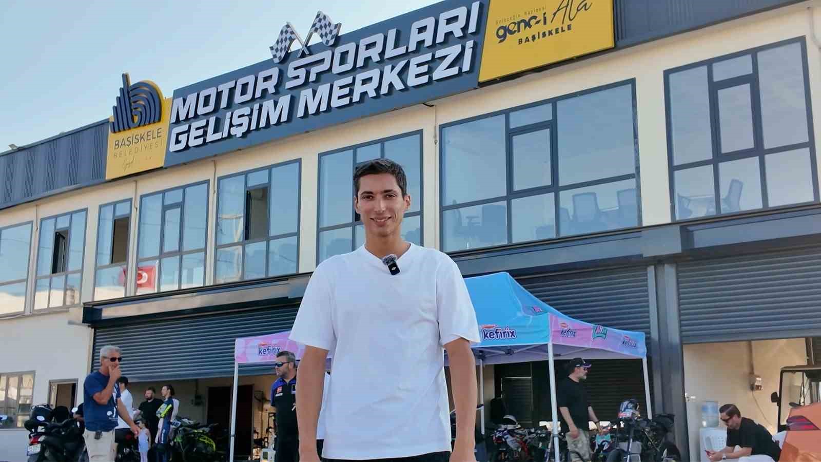 Milli motosikletçiler ve oyuncu Kıvanç Tatlıtuğ Kocaeli’de piste çıktı