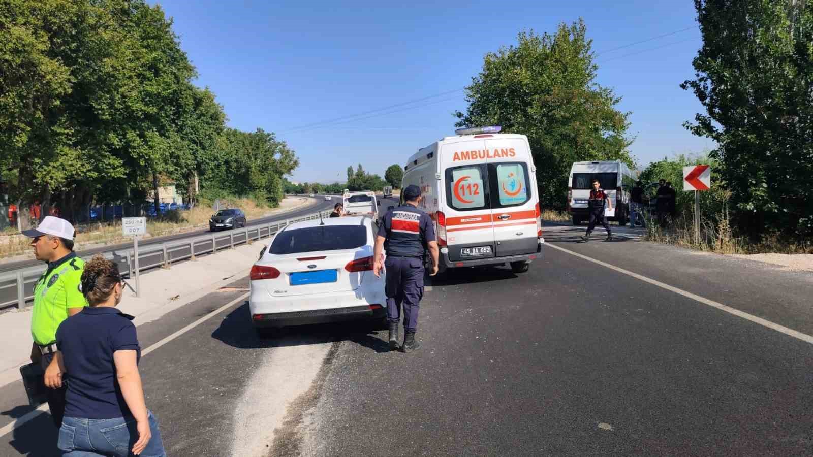 Kazaya karışan hemşire çift, hayat için seferber oldu