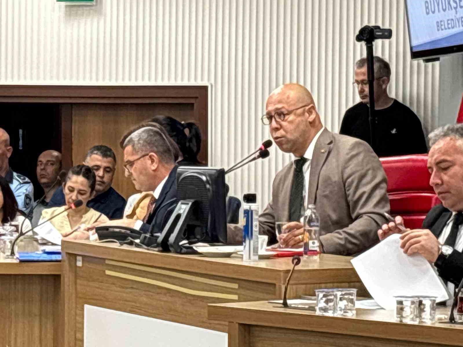 Büyükşehir Meclisi’ne ‘ilaçlama’ konusu damga vurdu