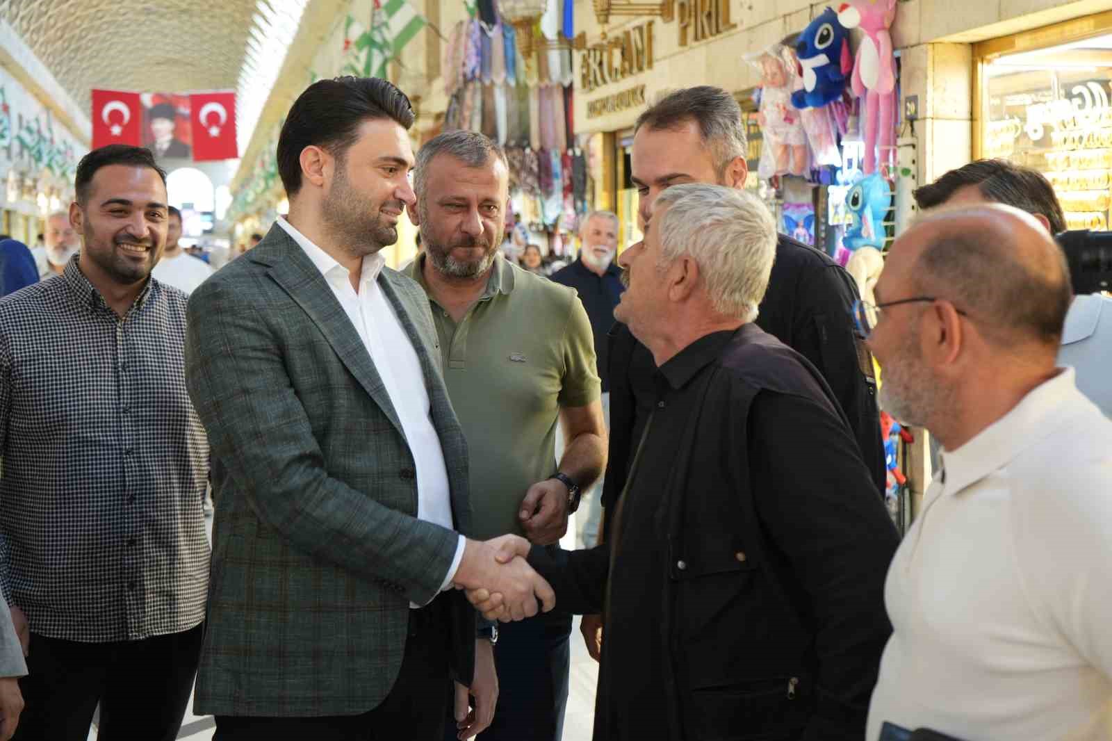 Bursaspor Başkanı Enes Çelik Kapalı Çarşı’da esnafla buluştu