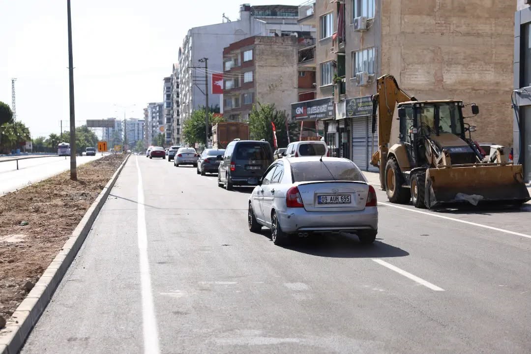 İncirliova anayolunda sıcak asfalt çalışması tamamlandı