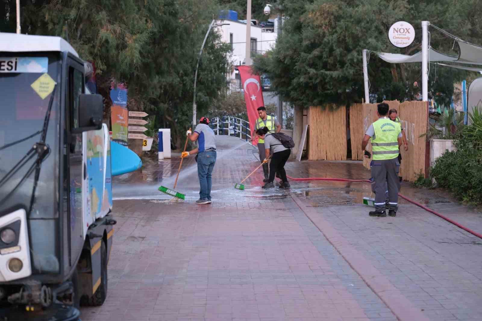 Bitez Yalısı’nda kapsamlı temizlik çalışması