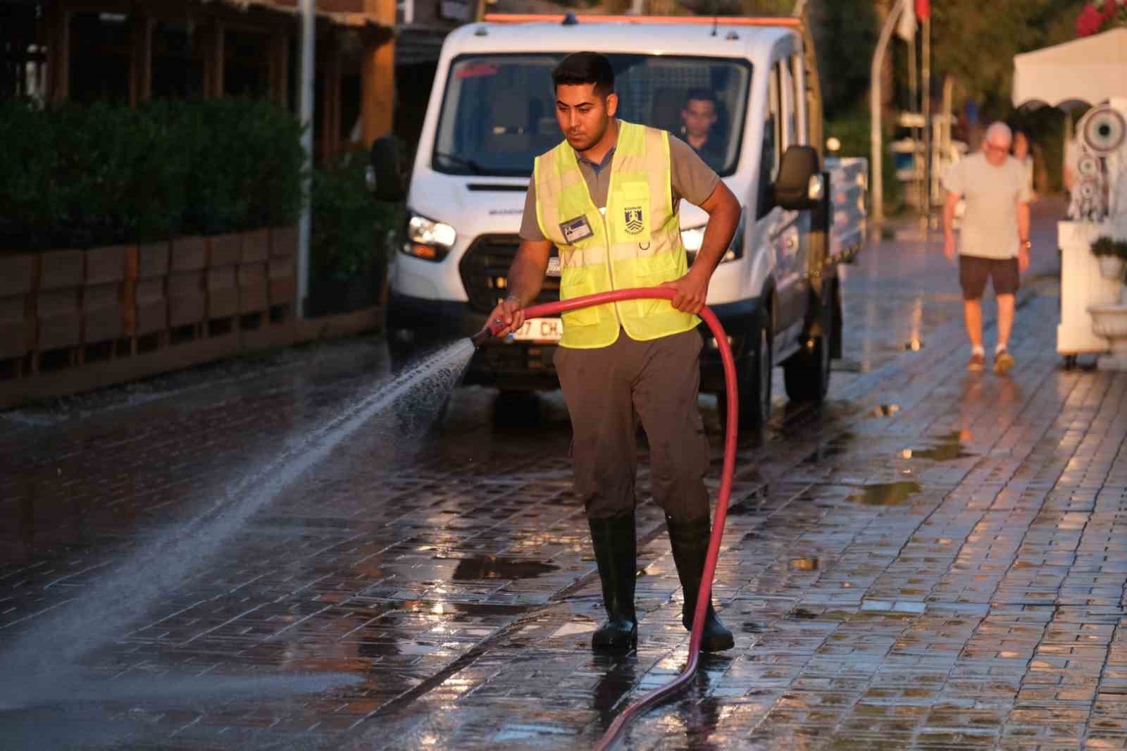 Bitez Yalısı’nda kapsamlı temizlik çalışması
