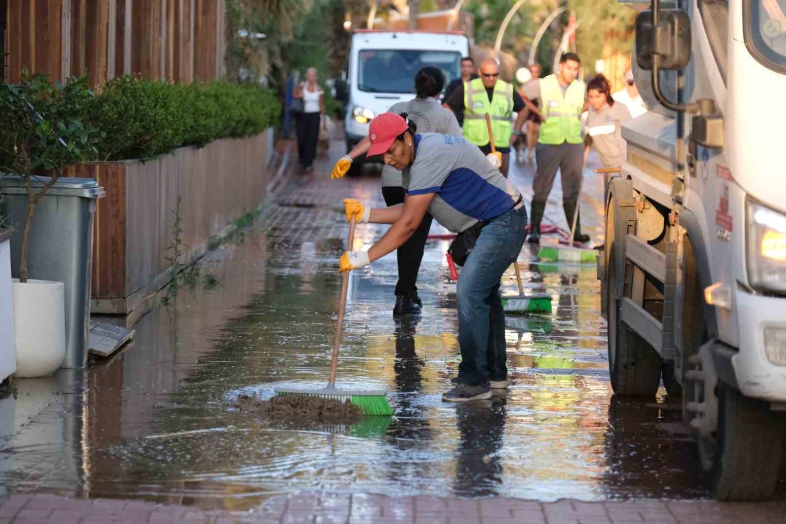 Bitez Yalısı’nda kapsamlı temizlik çalışması