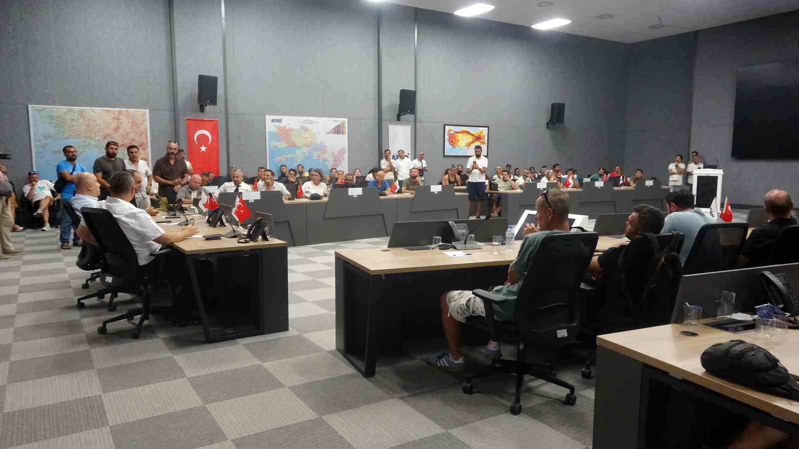 Paraşütçüler taleplerini iletti