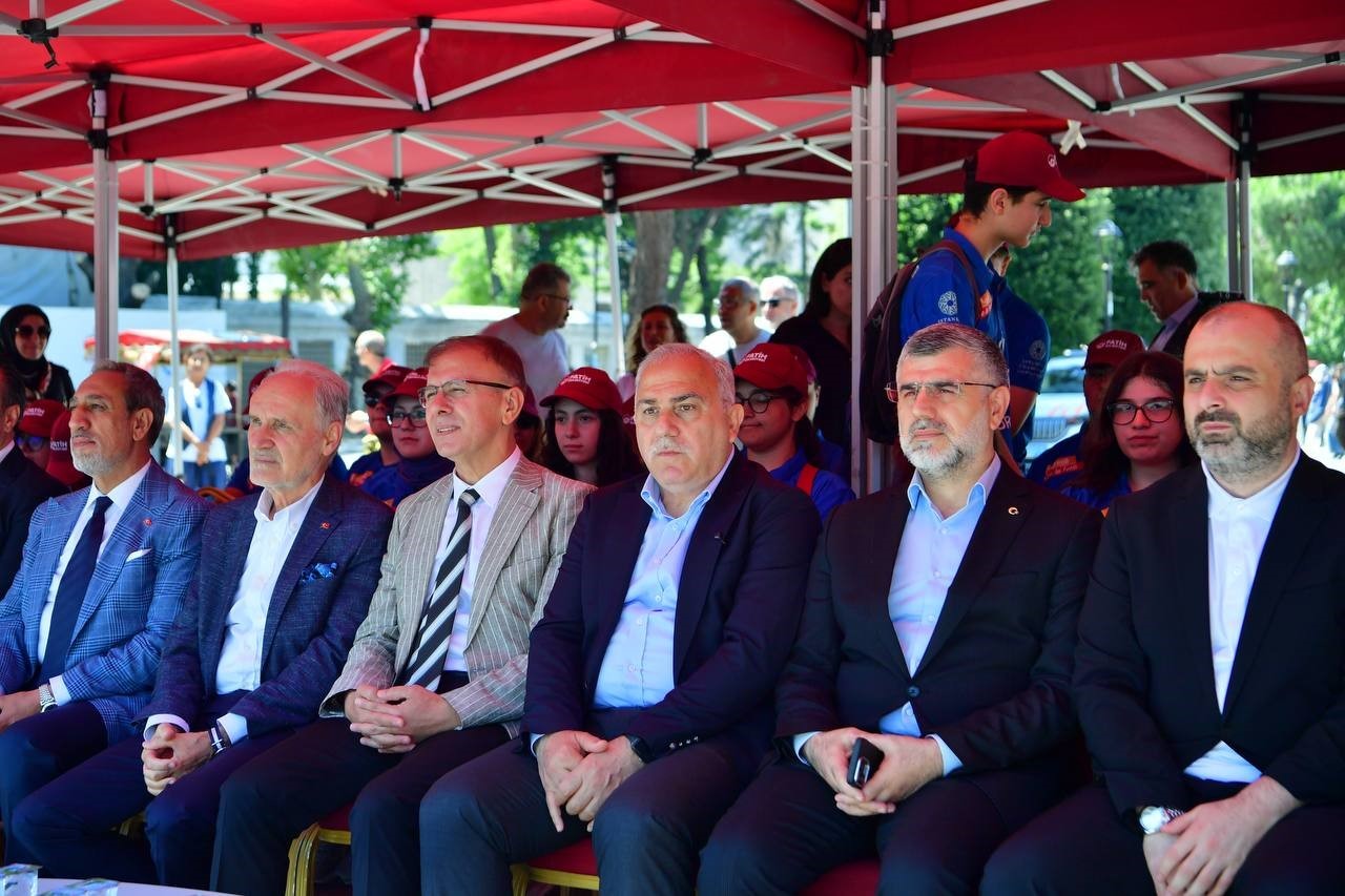 Fatih’te gönüllü turizm elçileri görev başında