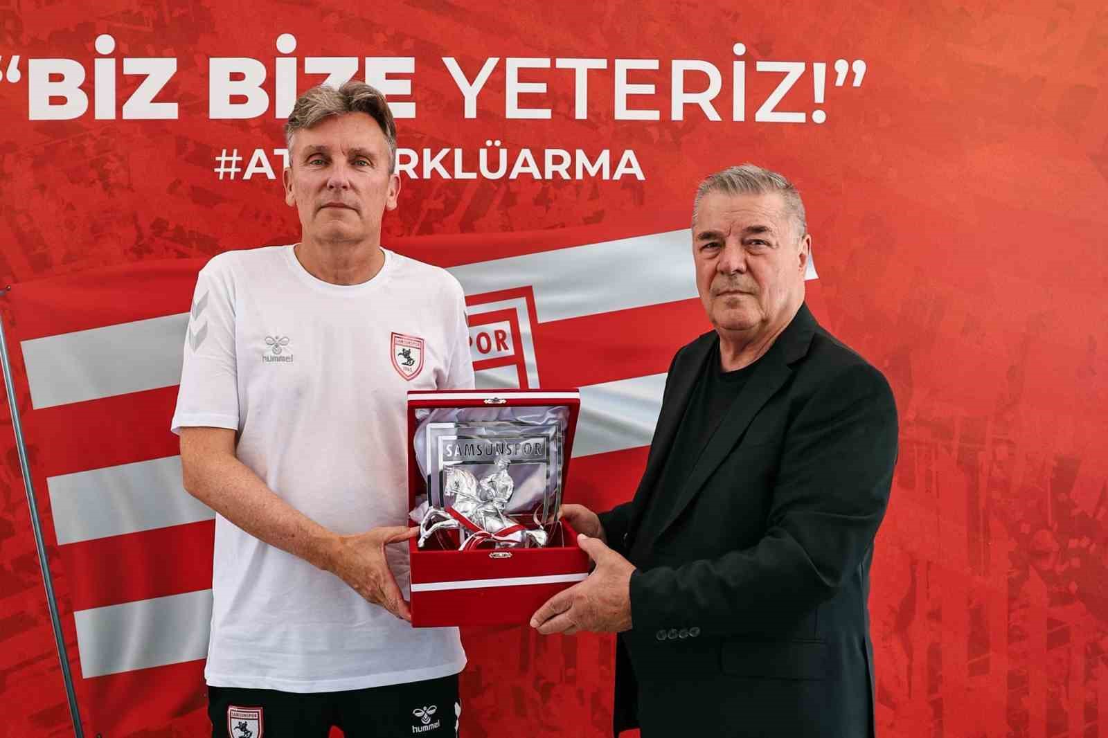 Samsunspor, Cédric Cattenoy ile vedalaştı