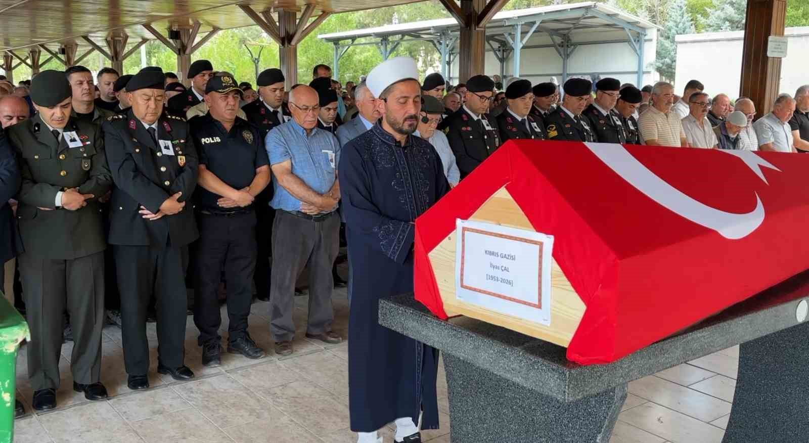 Kıbrıs Gazisi askeri törenle son yolculuğuna uğurlandı