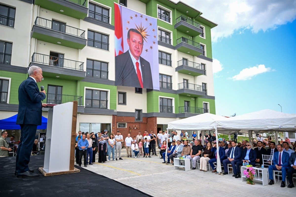 Pınarhisar’da TOKİ sevinci: Anahtarlar hak sahiplerine teslim edildi