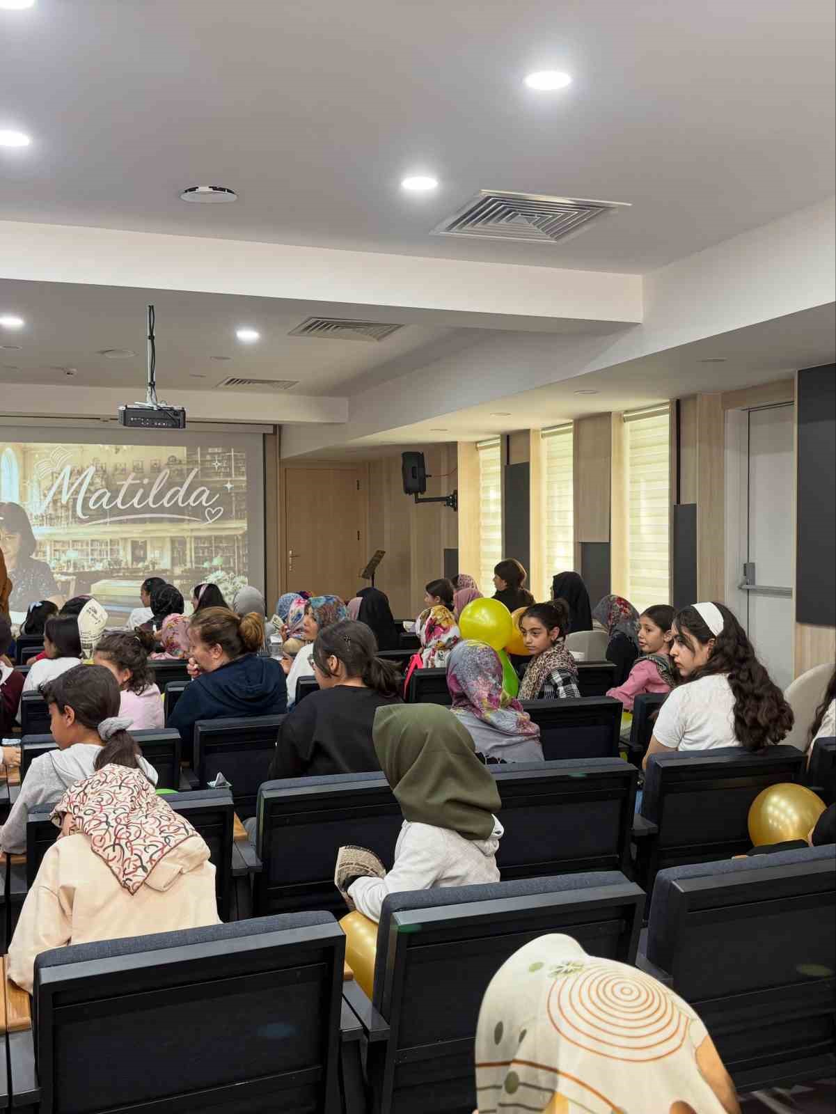 Kars’ta çocuklara hem sinema keyfi hem sağlıklı yaşam bilinci