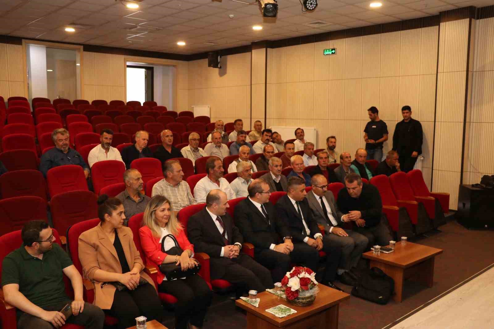 PTT hizmetleri Oltu’da tanıtıldı: Muhtar ve esnaflara bilgilendirme toplantısı düzenlendi