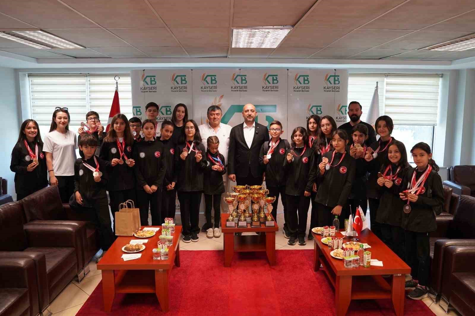 KTB ERVA Spor Okulu sporcularından Başkan Bağlamış’a ziyaret