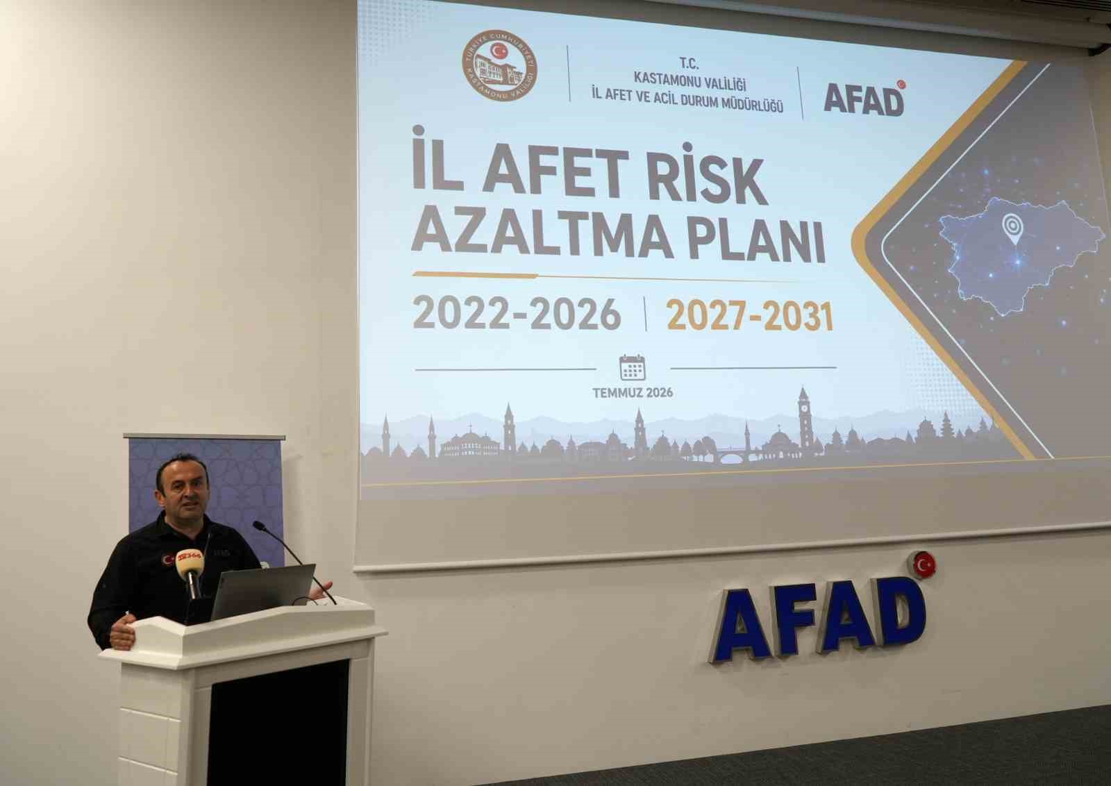 Vali Dallı’dan ormanlık alanlara sigara izmariti, cam şişe gibi malzemeleri atanlara tepki