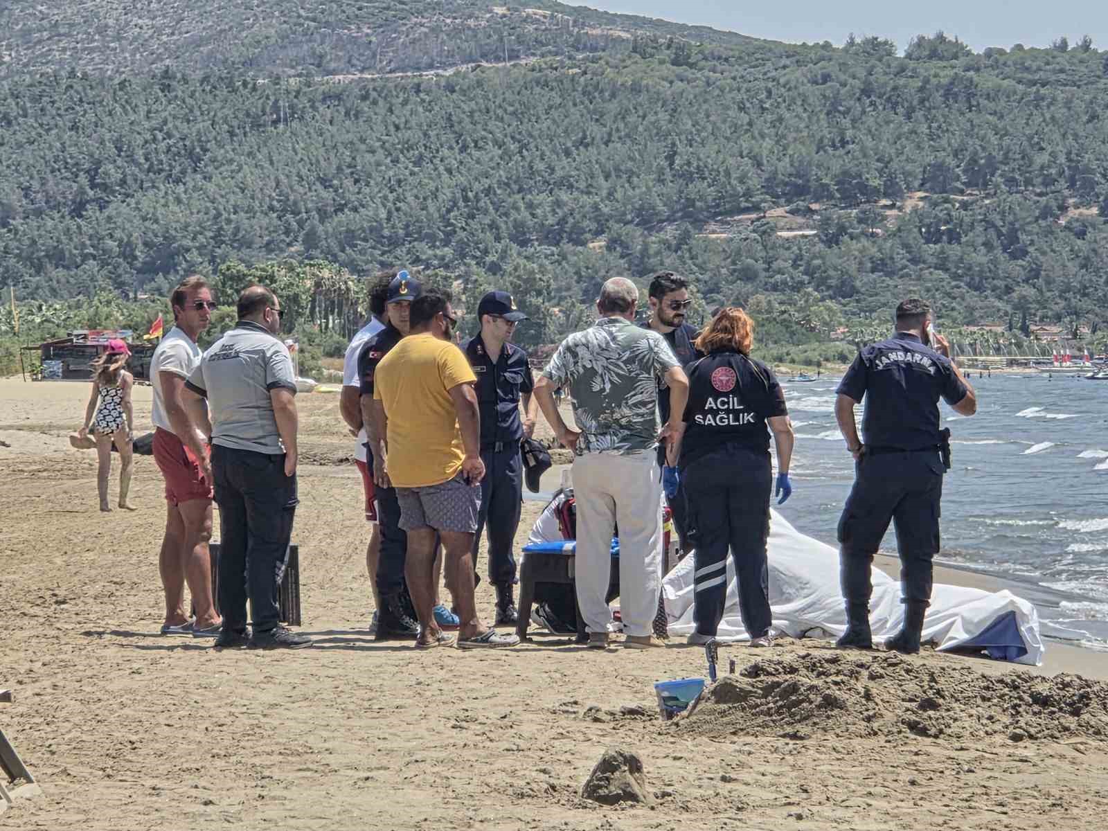 Pamucak sahilinde erkek cesedi bulundu