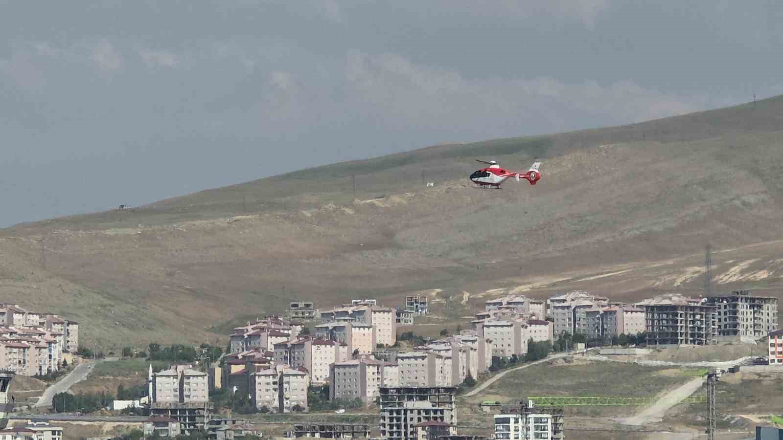 Ambulans helikopter kalp hastası için havalandı