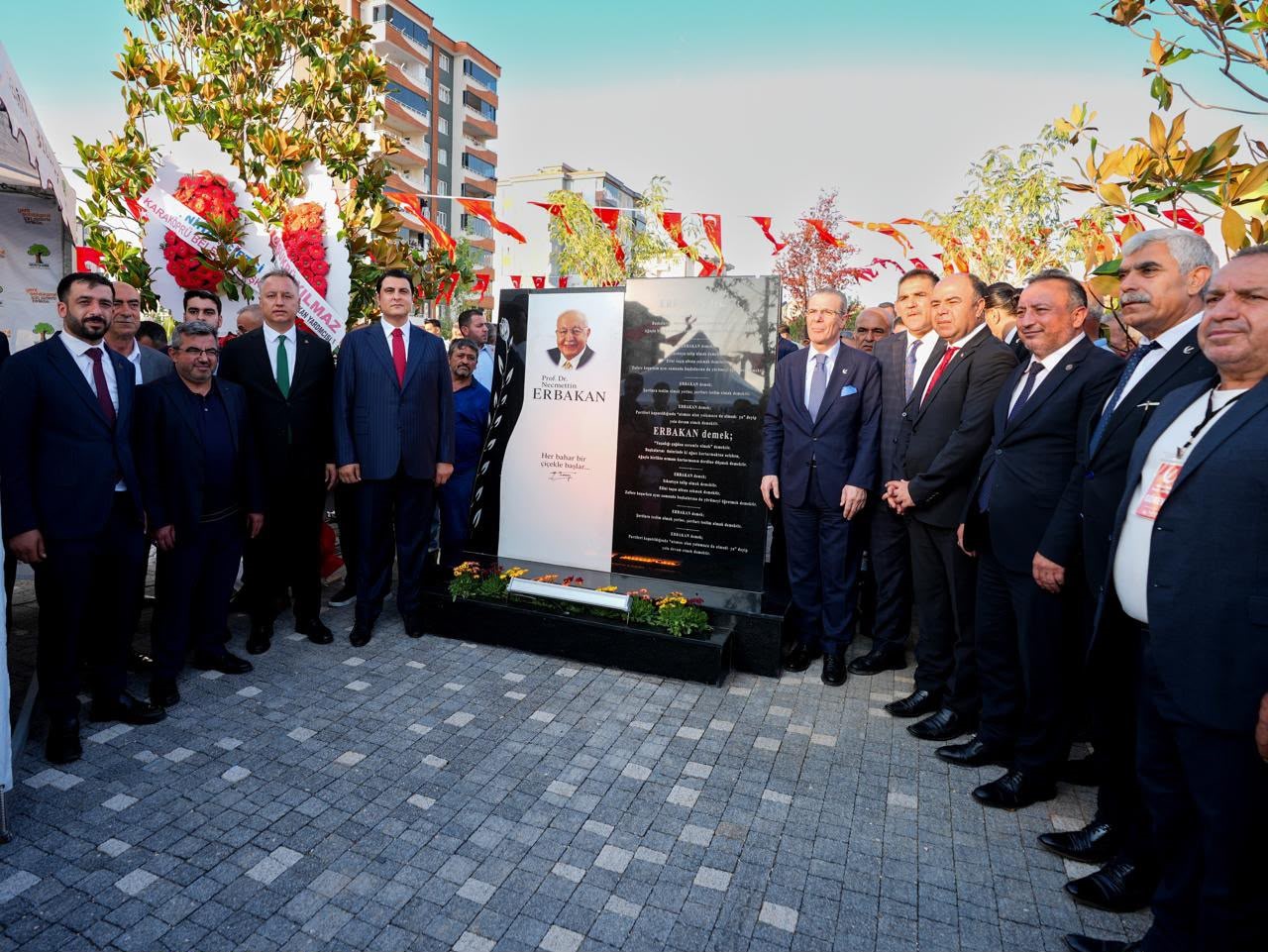 Yılmaz’dan Erbakan’a vefa