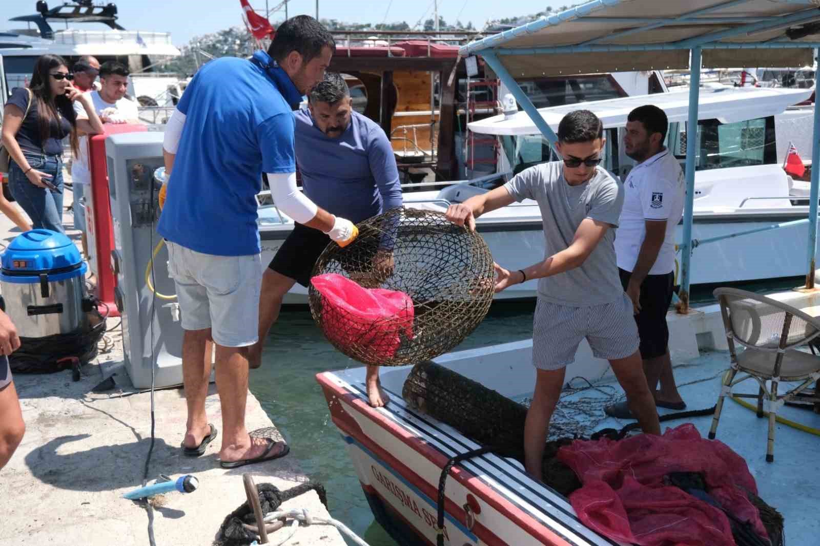 Deniz dibi temizliğinin 9. etabı tamamlandı