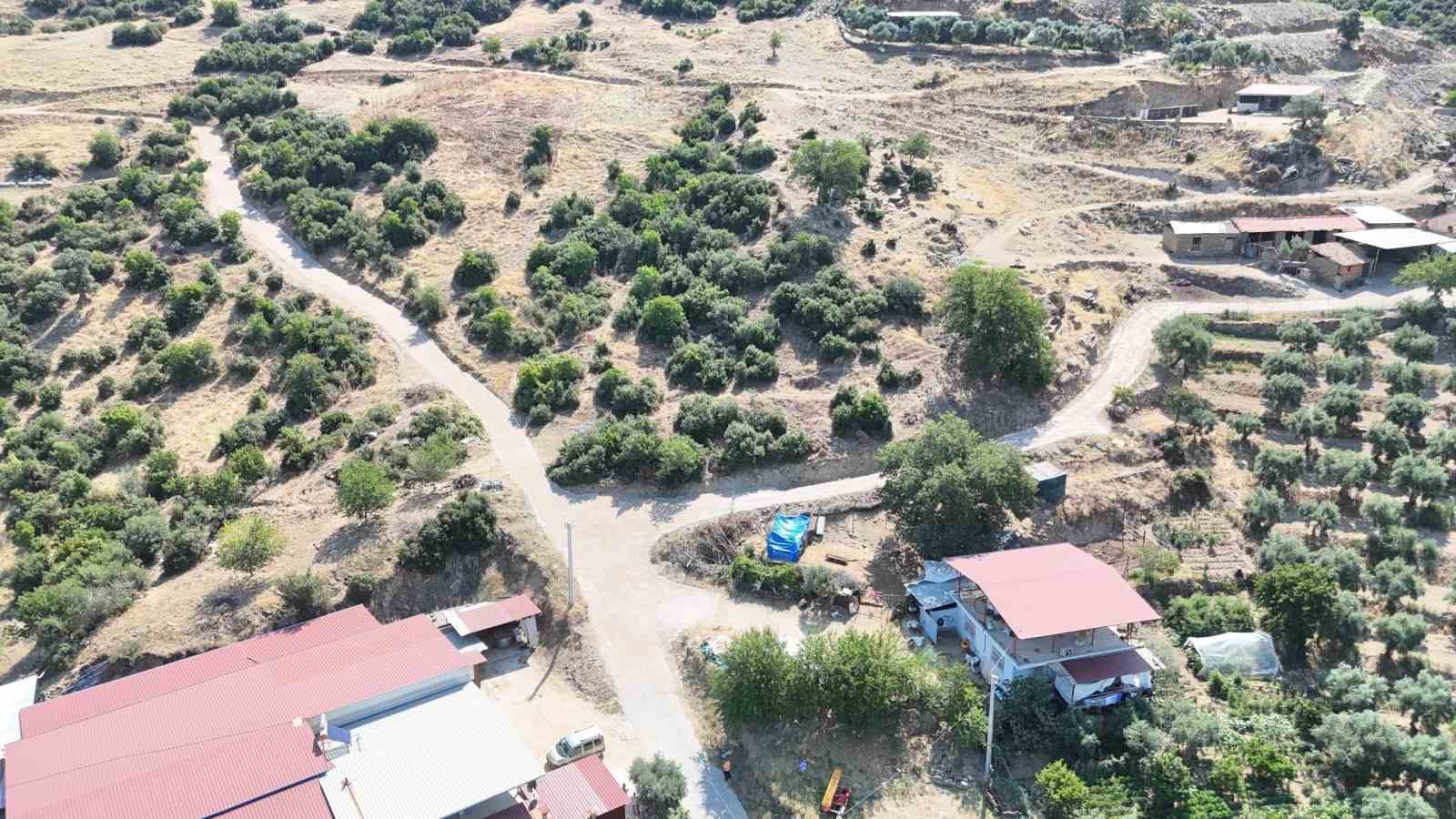 Nazilli Belediyesi Kırcaklı’da yolları yeniledi