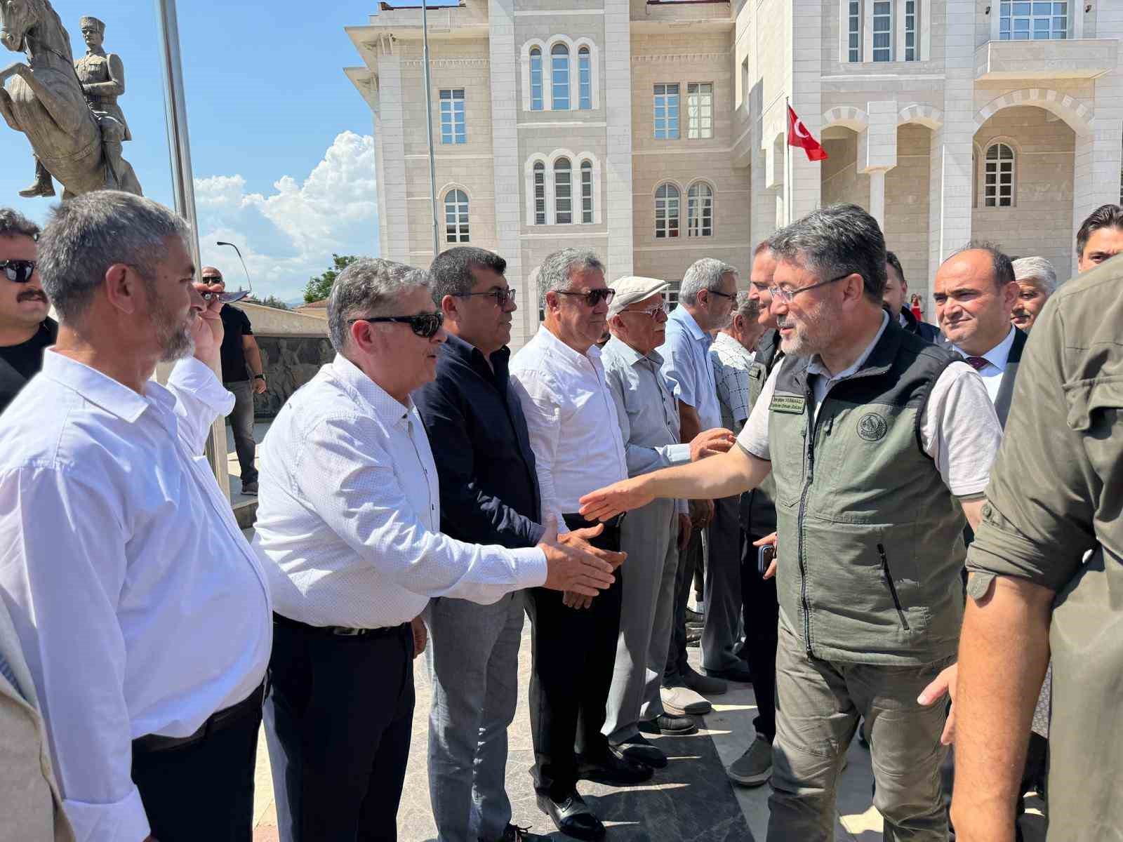 Bakan Yumaklı: "Bereketli toprakların potansiyelini daha da artıracağız"