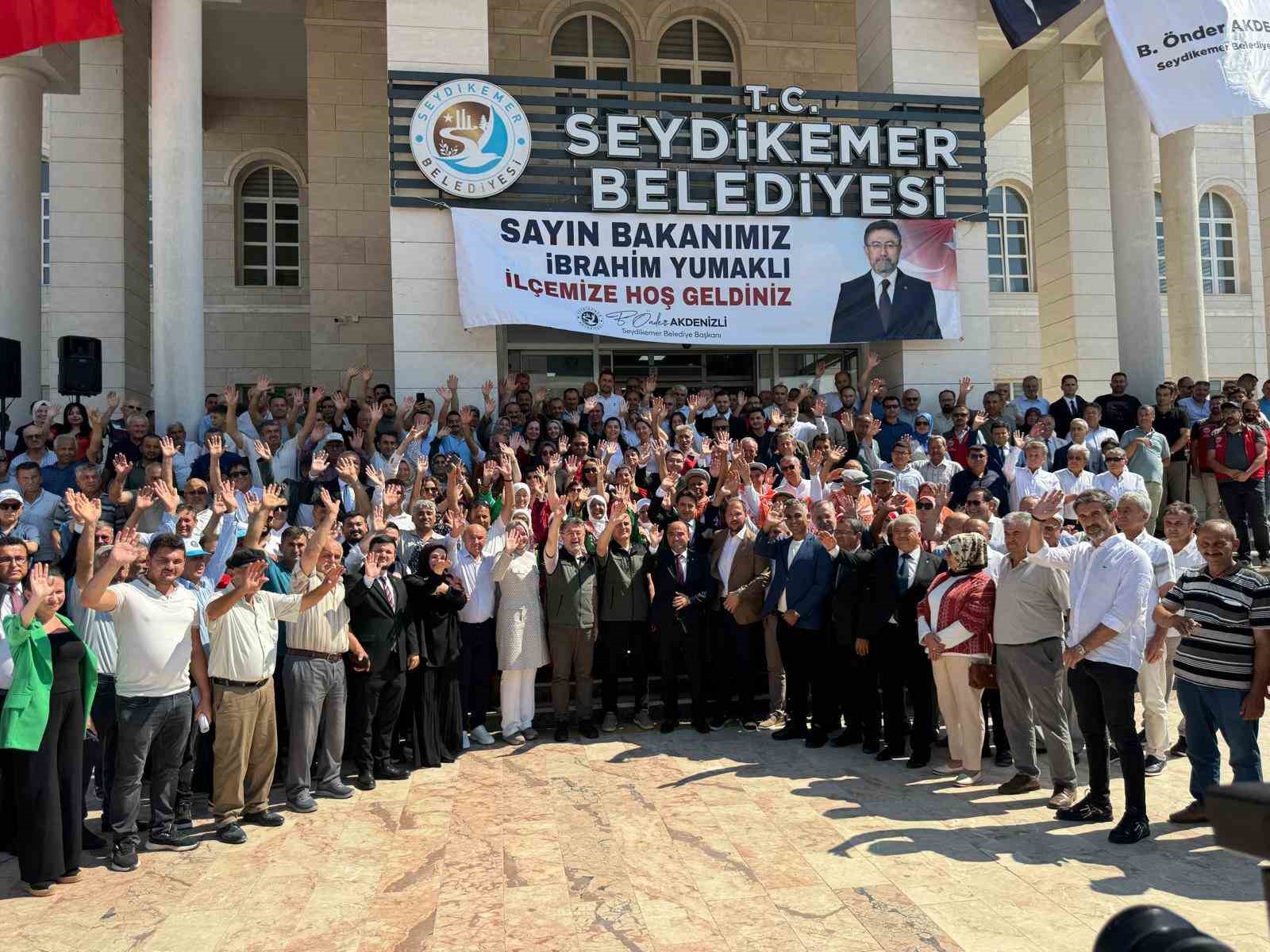 Bakan Yumaklı: "Bereketli toprakların potansiyelini daha da artıracağız"