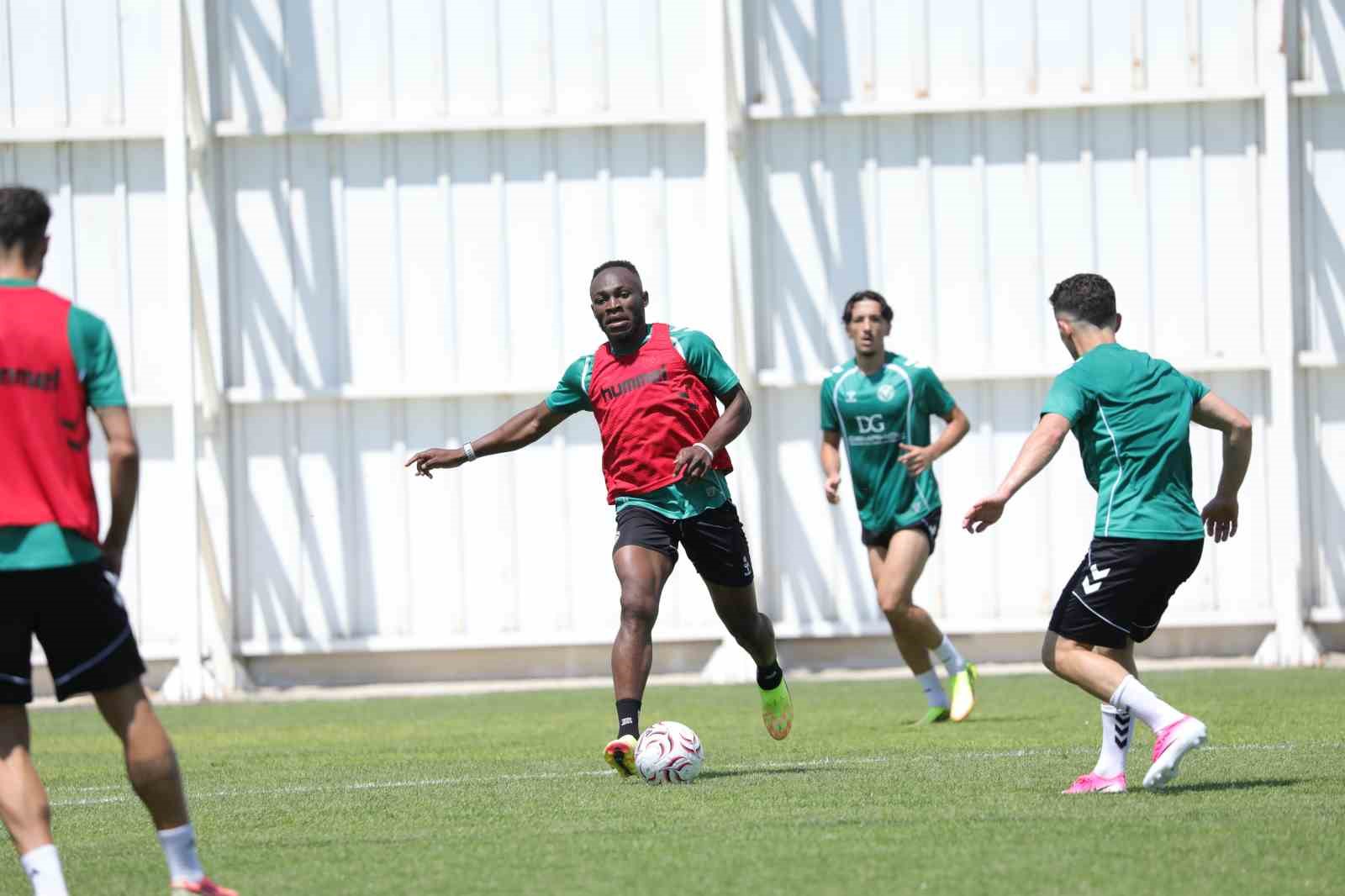 Konyaspor, yeni sezon hazırlıklarına devam ediyor