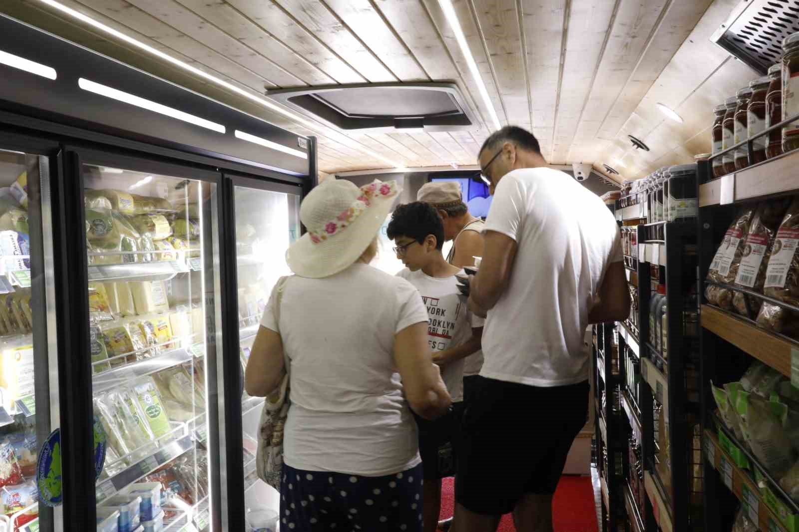 Mobil Halk Ege Et bu kez Güzelçamlı’da vatandaşlarla buluştu