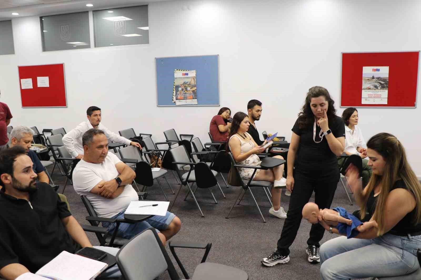 Aydın Ticaret Odası üyeleri ilk yardım eğitimi aldı