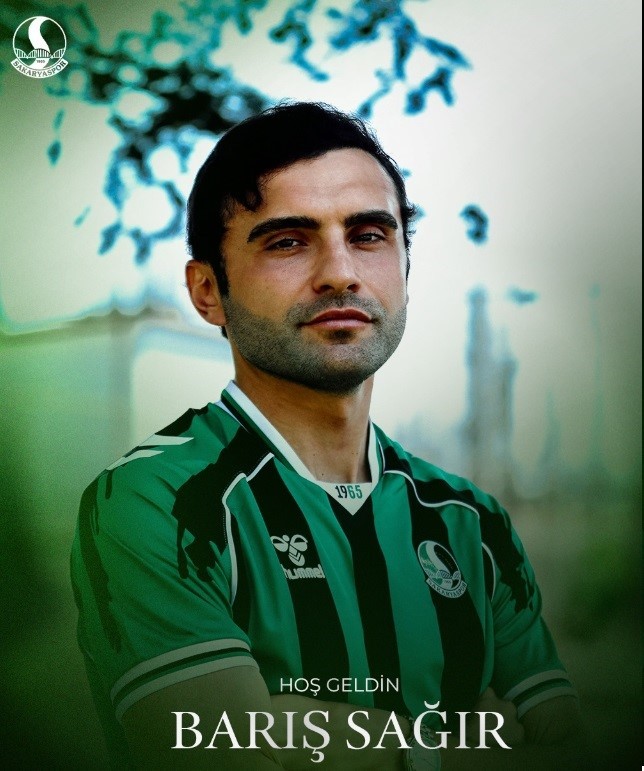Sakaryaspor, 3 futbolcuyu renklerine bağladı