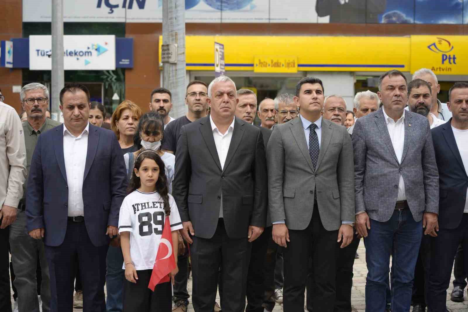 "Kafkasör Festivali" boğalı kortej yürüyüşüyle başladı
